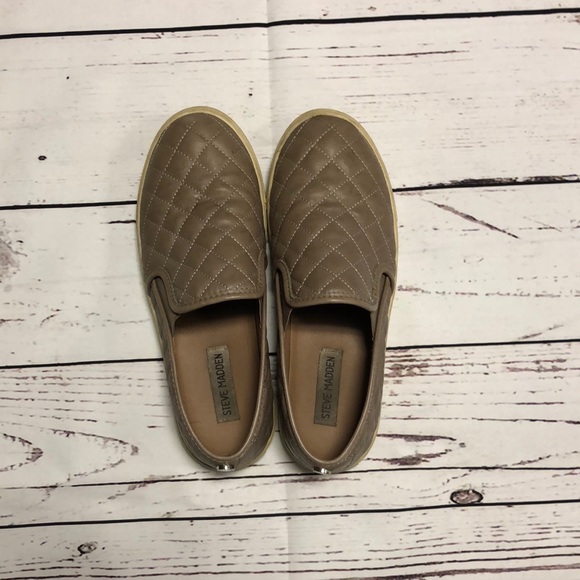 Steve Madden Shoes - 🤍 Steve Madden Slip On Shoes